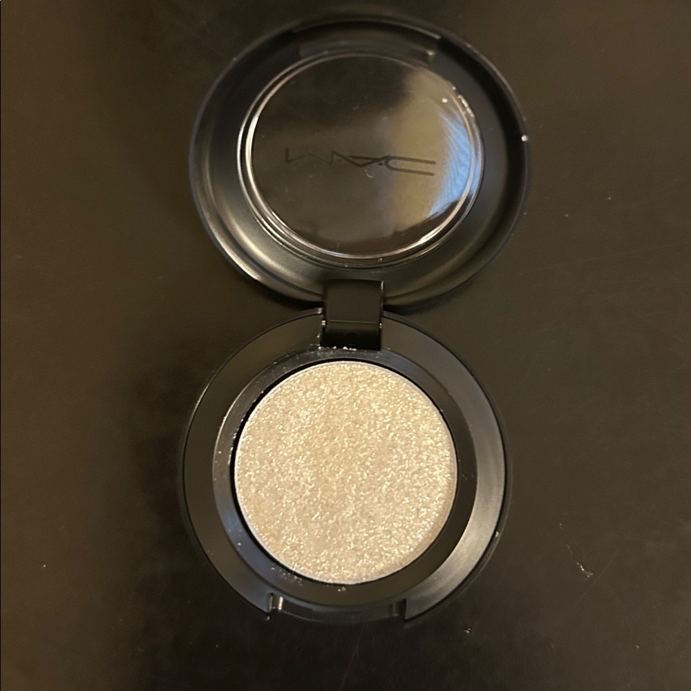 MAC Cosmetics Silver Shimmer Pressed Eyeshadow - Picture 3 of 4